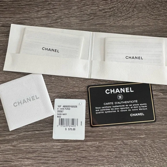 CHANEL Dark Blue Chevron Leather Wallet Coin Purse - Picture 4 of 11